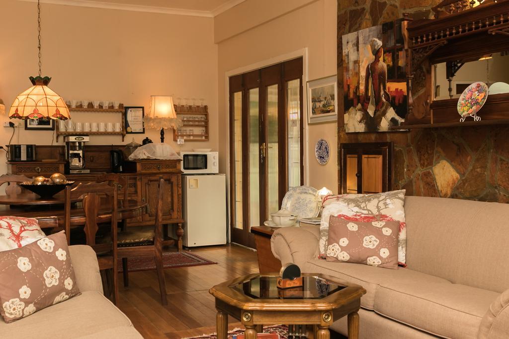 Beau & I Bed & Breakfast กราฟฟ์-เรเน็ต ภายนอก รูปภาพ
