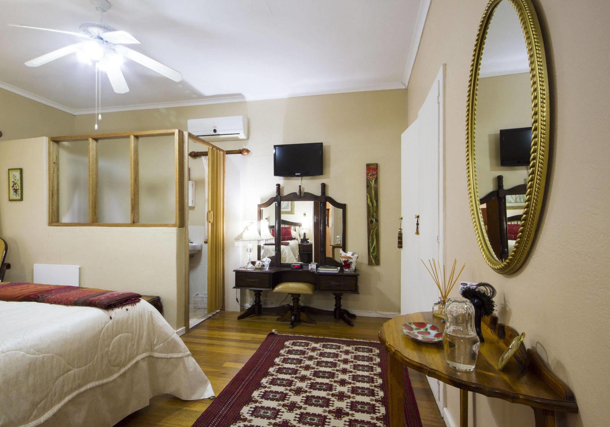 Beau & I Bed & Breakfast กราฟฟ์-เรเน็ต ภายนอก รูปภาพ