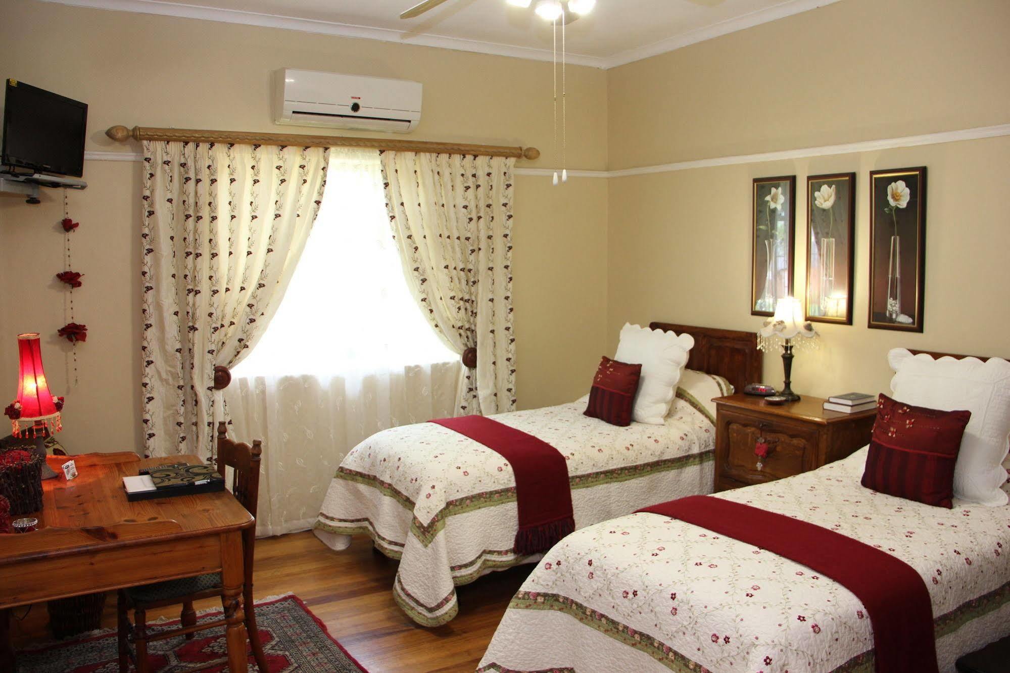 Beau & I Bed & Breakfast กราฟฟ์-เรเน็ต ภายนอก รูปภาพ
