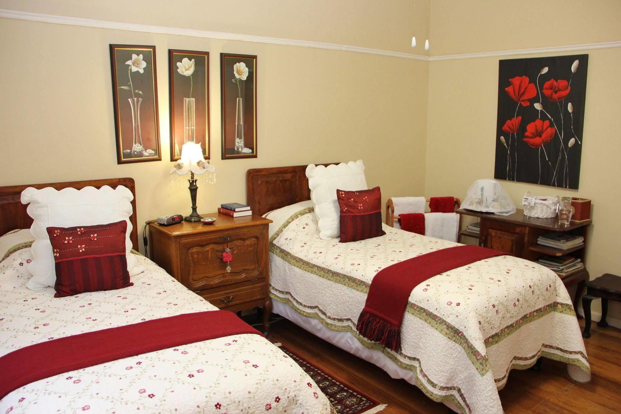 Beau & I Bed & Breakfast กราฟฟ์-เรเน็ต ภายนอก รูปภาพ