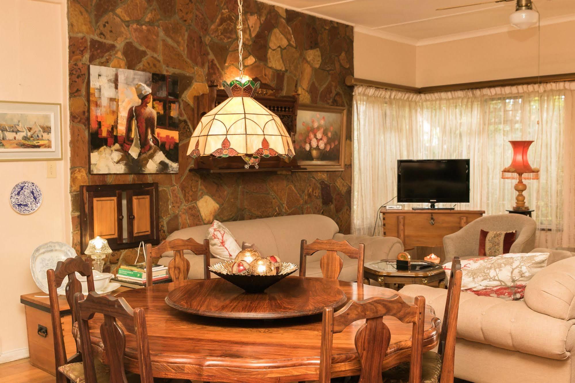 Beau & I Bed & Breakfast กราฟฟ์-เรเน็ต ภายนอก รูปภาพ